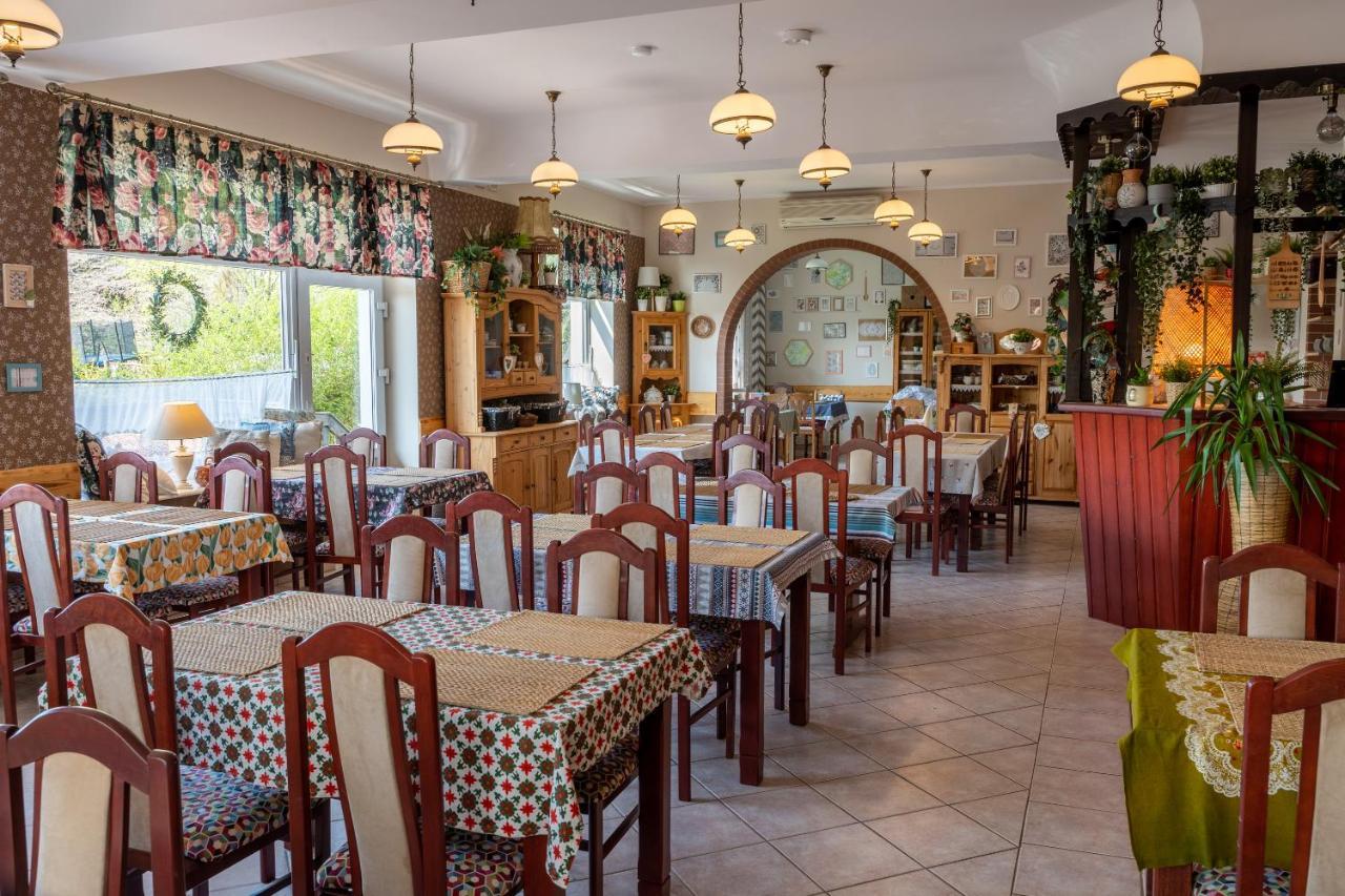 Gosciniec Skolimowka Restauracja I Pokoje Ze Sniadaniem Na Kaszubach Chmielno Extérieur photo
