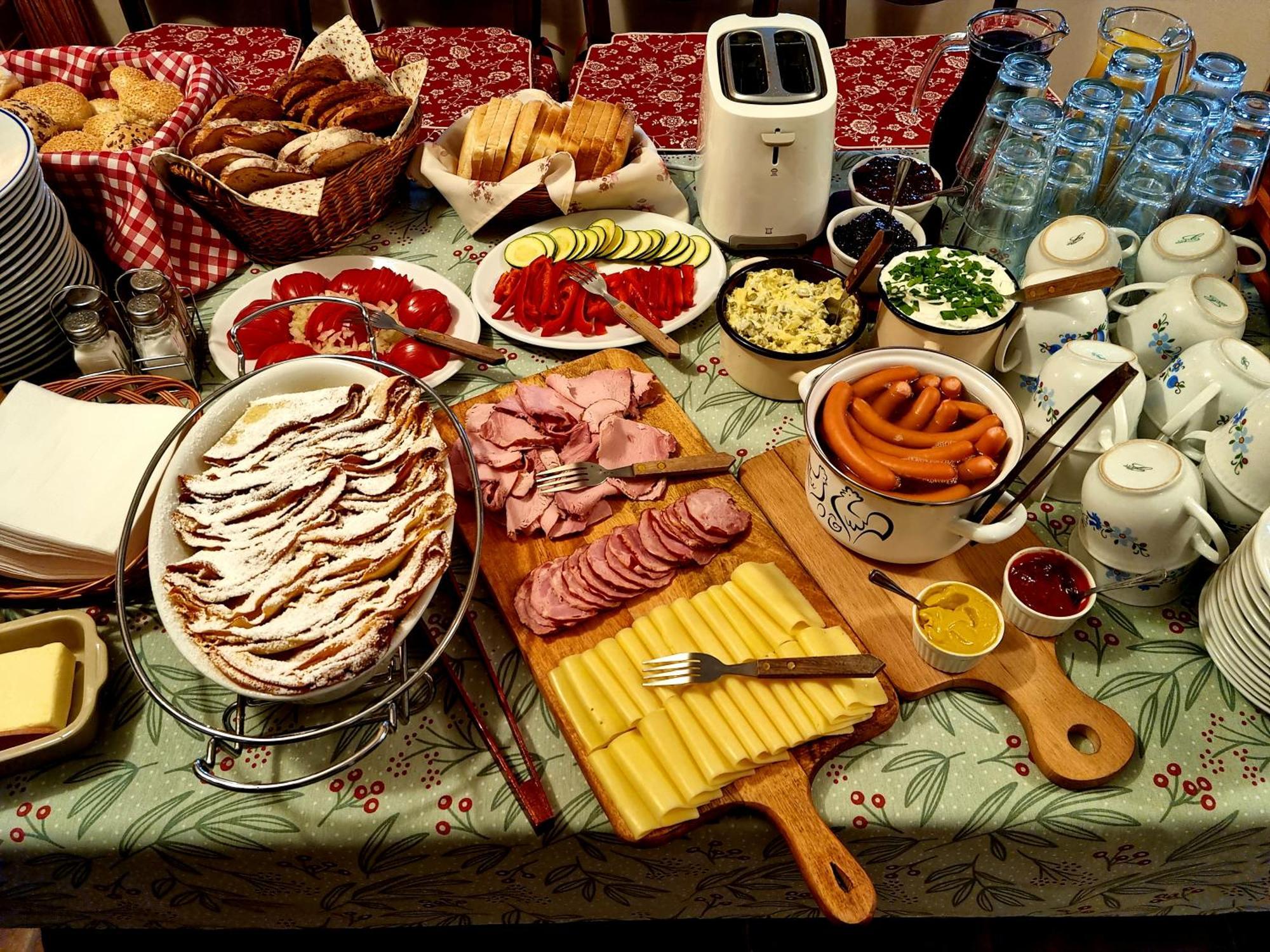 Gosciniec Skolimowka Restauracja I Pokoje Ze Sniadaniem Na Kaszubach Chmielno Extérieur photo